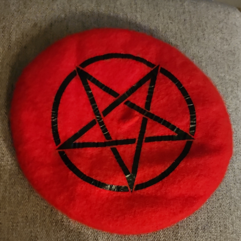 Red Pentagram Beret